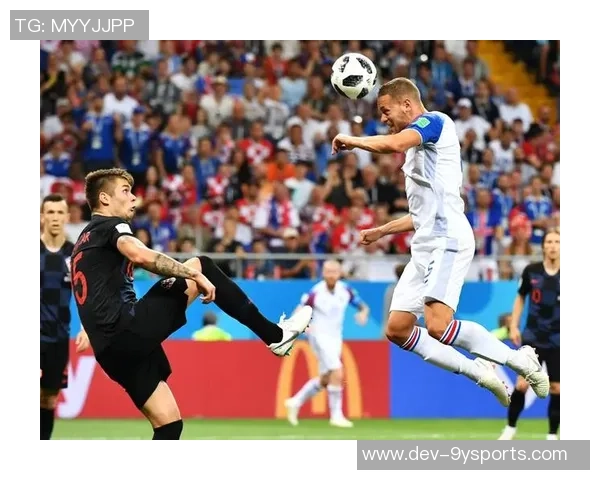 足球华丽过人技巧解析与经典瞬间回顾让你领略球场上的艺术之美